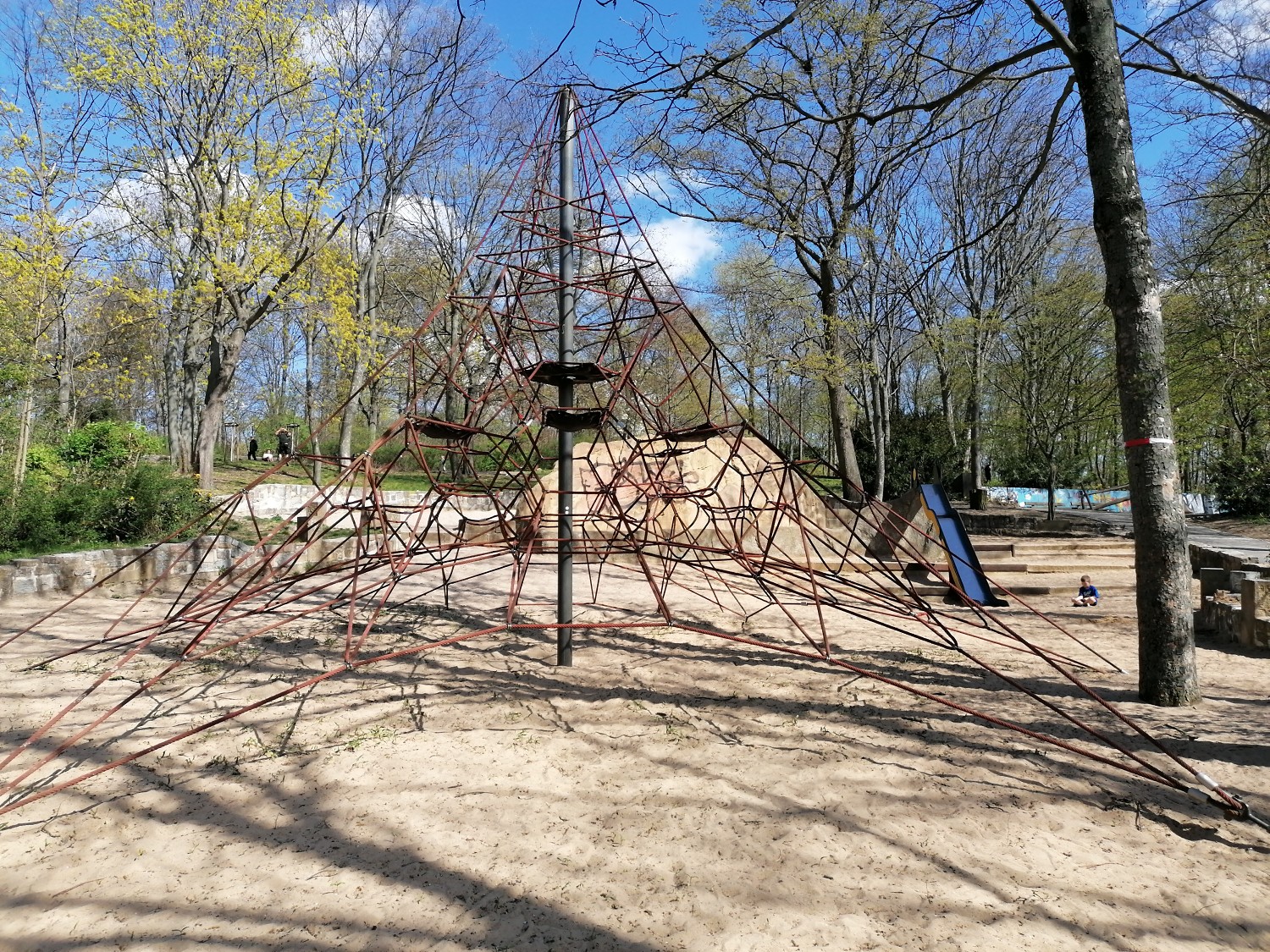 'Spinne' auf dem Bergspielplatz